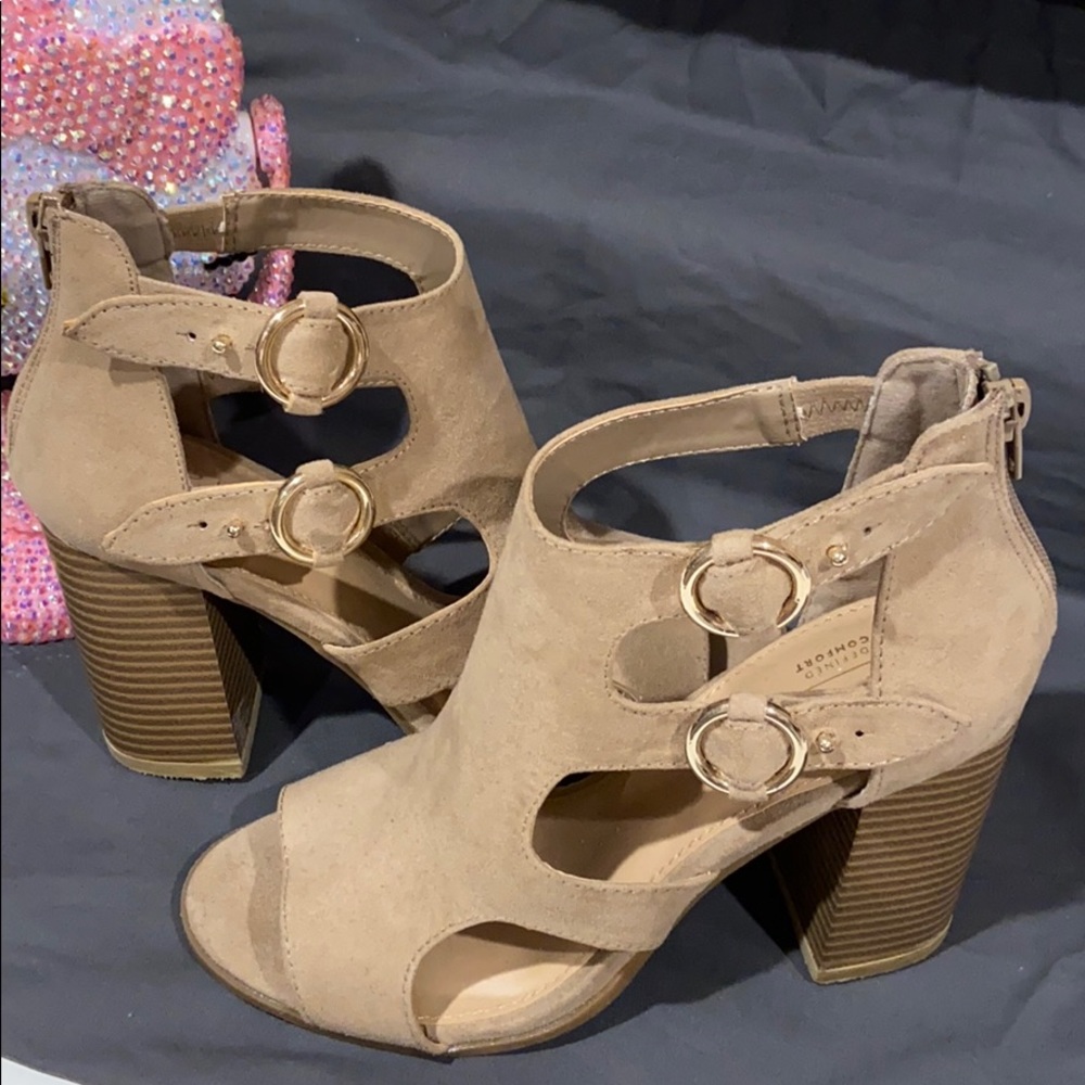 👡 Heels 👡 - Picture 3 of 5